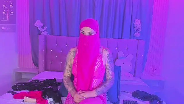 Nayla-Mouna live cam on StripChat