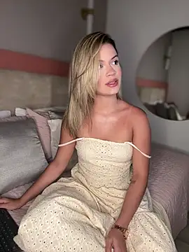 Alisha-Bond webcam