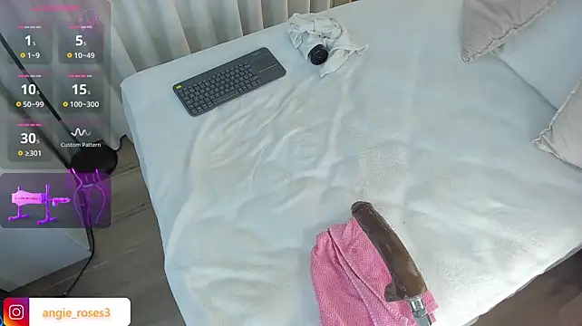 angiee_roses webcam