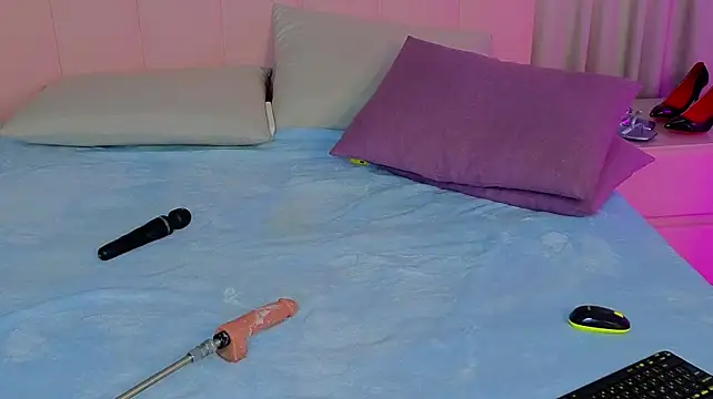 Ariana_Petite