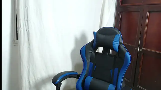noah_millerx webcam