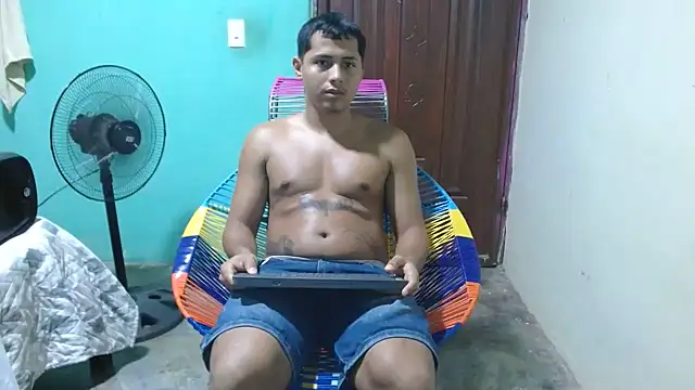 Lil_condor_baby webcam