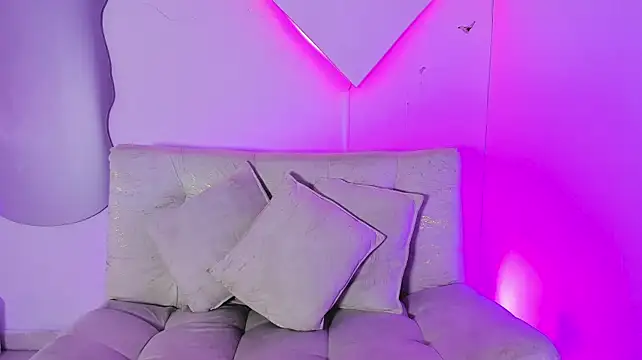 LiaCampbell_ webcam
