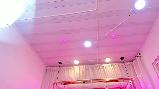 Francesca_Skuirt webcam