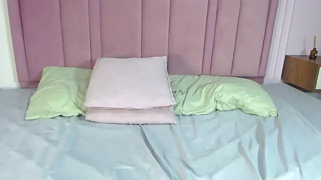 MiaBallard webcam