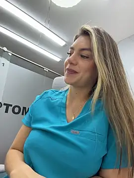alicee16 live cam on StripChat