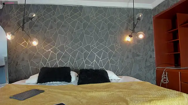 zyana_angels live cam on StripChat