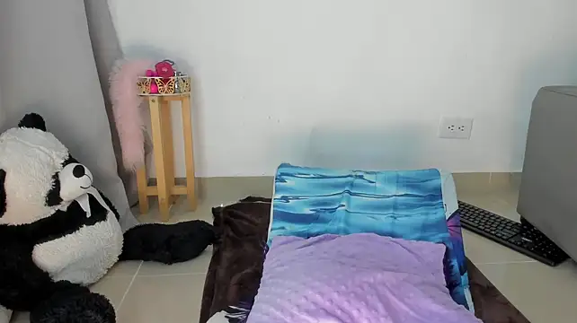 Nanny_11 webcam
