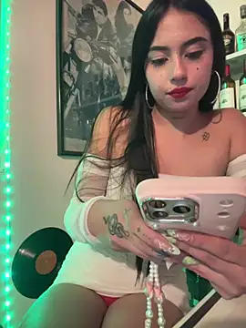 LilacNoir webcam