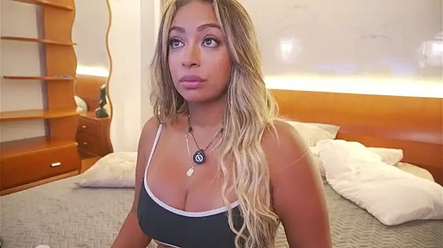 charlottelover21 webcam