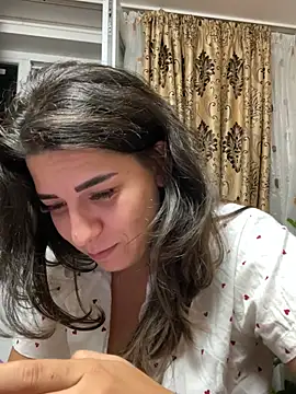 NadiraNoor webcam