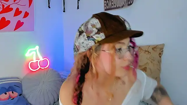 MarieTaylor_ webcam