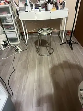 Mina048 webcam