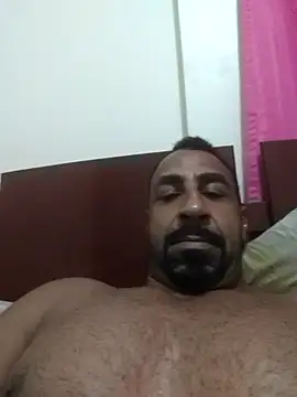 SilencedPoseur live cam on StripChat