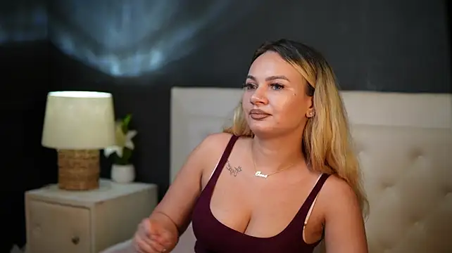 DaliaParis webcam