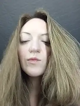 KattyLuuu webcam