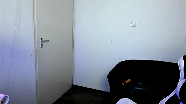 ShyHotNerd webcam