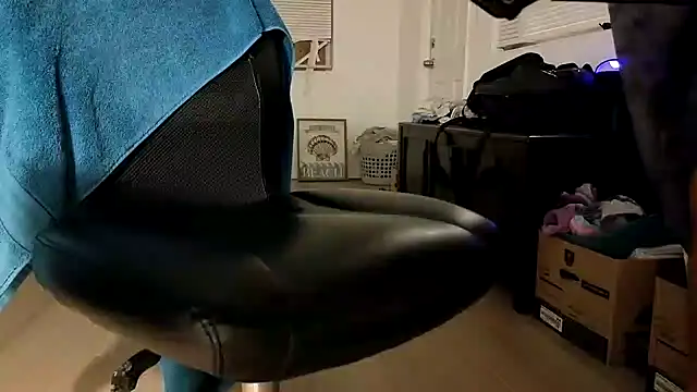 TheDaddy005 live cam on StripChat