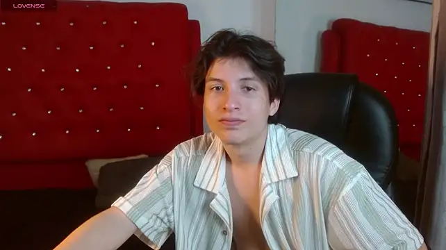 Marcoviolet live cam on StripChat