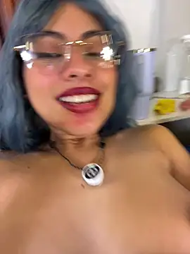 Eva_Feller69