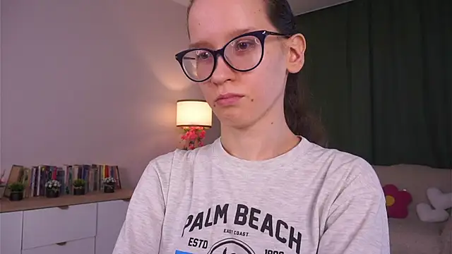 BettyBrowni webcam