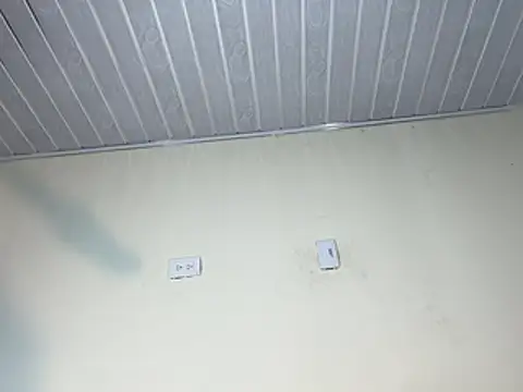 Domenick_Myls webcam