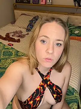 peachyparisss webcam