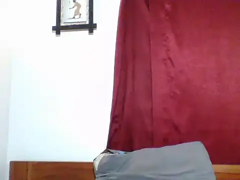 Brunette_blonde webcam