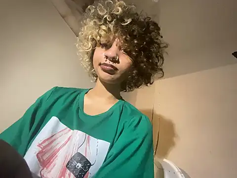 Creolegirl19 webcam