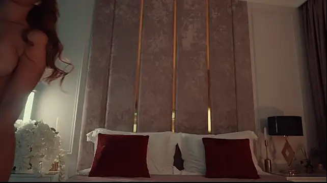 MilaDYstarlight live cam room