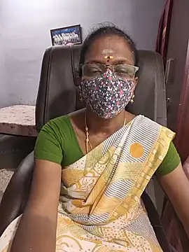 umashreetamil (F mature) - Full nude oil show 3 mts