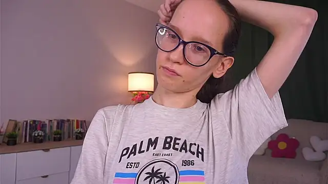 BettyBrowni webcam