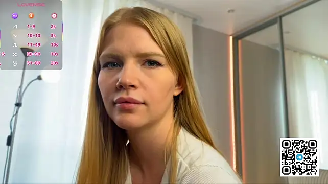 pestiyilinet live cam on StripChat