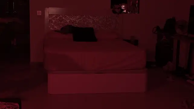 Rosariolovex live cam on StripChat