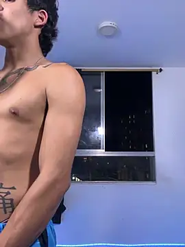 Luke_Muscle live cam on StripChat