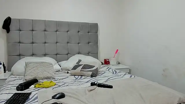 Doja_Peach webcam
