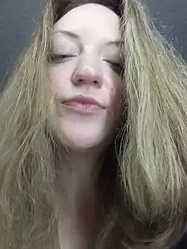 KattyLuuu webcam