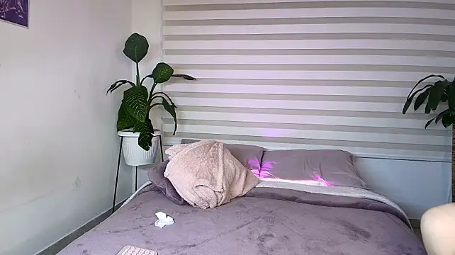 Sky_Intimate webcam