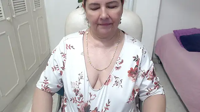 leonela_69 webcam