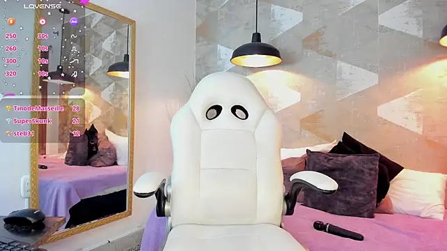 LalilaBrunettee webcam