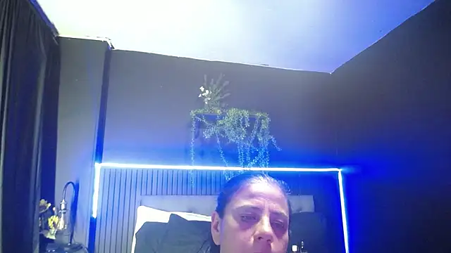 sasi_luna live cam room