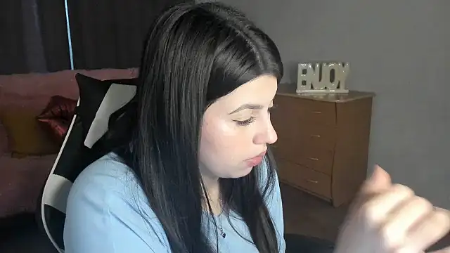 KisaModel live cam room