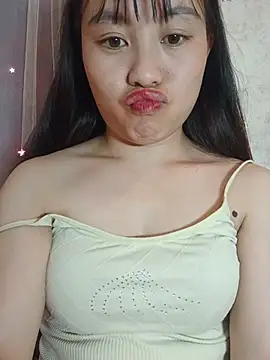 Cherry-squirtt live cam room