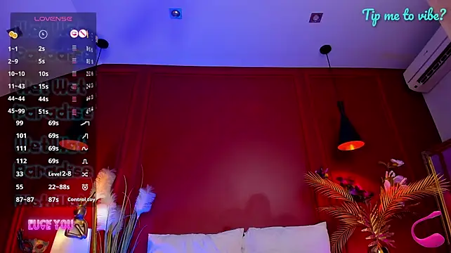 Mayzzie live cam room