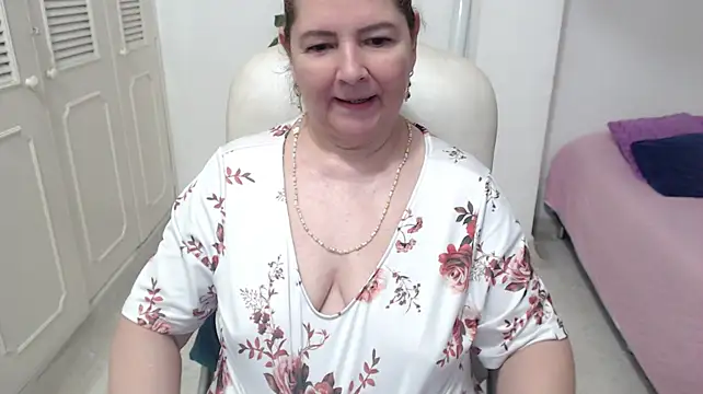 leonela_69 webcam