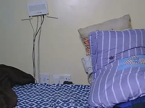 pookie_smiles webcam