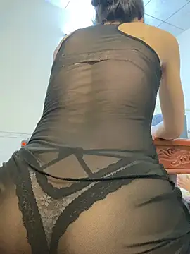 NINA2102 live cam on StripChat