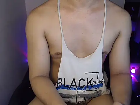 hot_muscle69 (M young) - MAKE THIS MUSCLE GUY CUM MASSIVE!!
