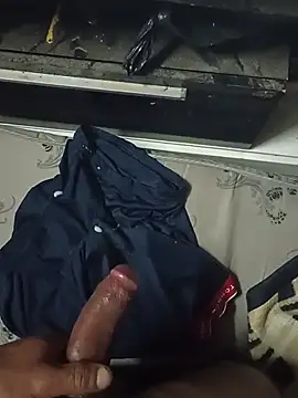 uiii_preto live Stripchat room