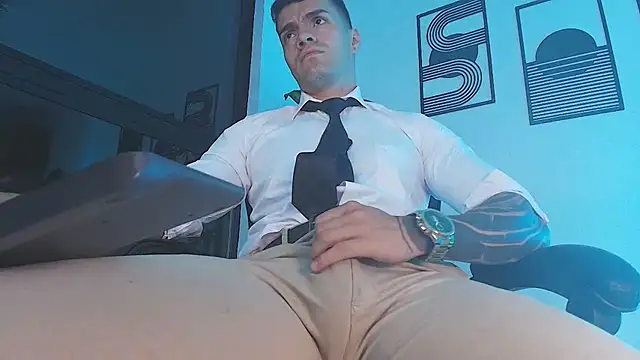 ALPHA_DOMINUS_ live Stripchat room